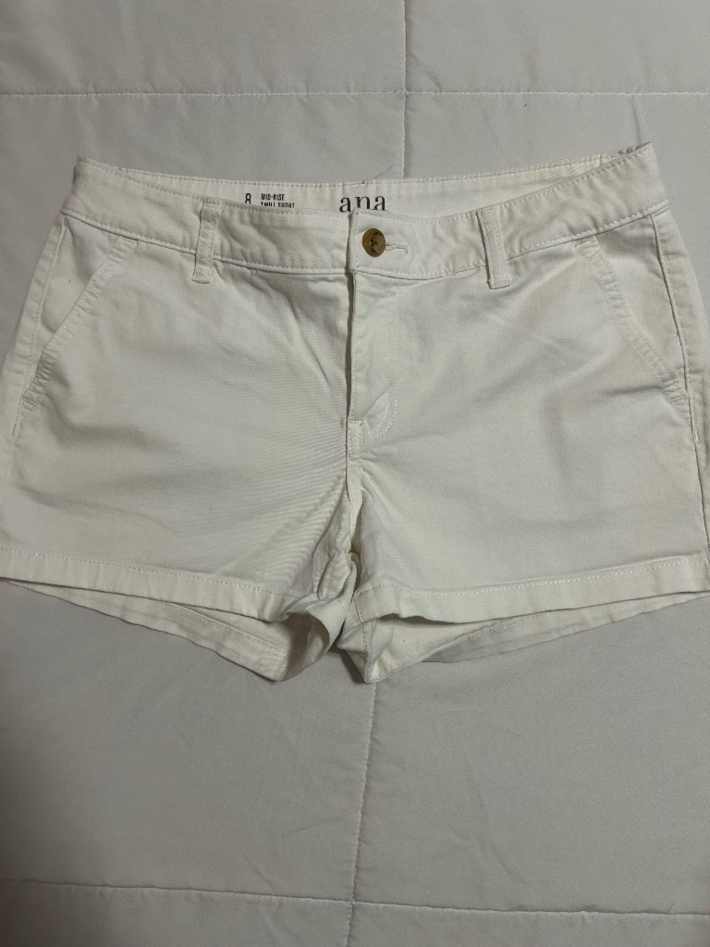 a.n.a. Twill shorts